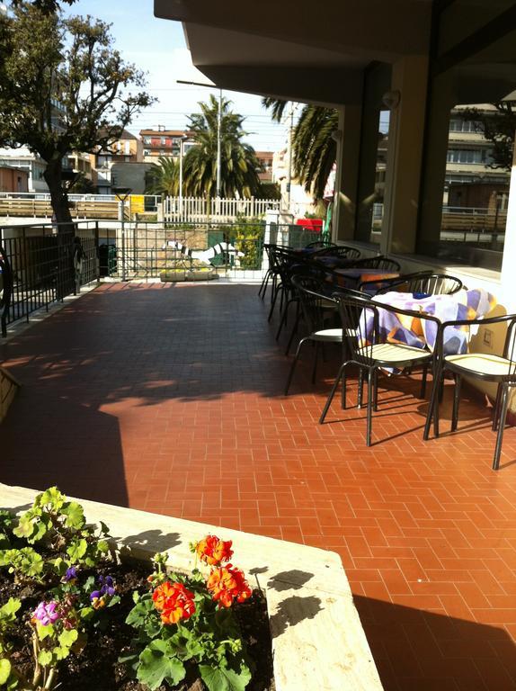 Hotel Gabbiano Porto San Giorgio Eksteriør billede