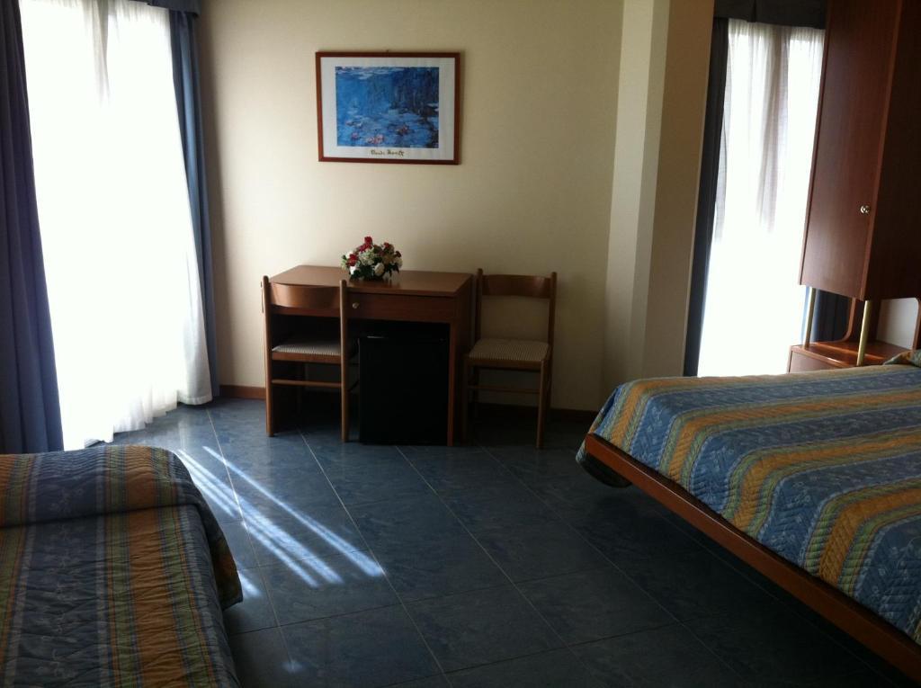 Hotel Gabbiano Porto San Giorgio Værelse billede