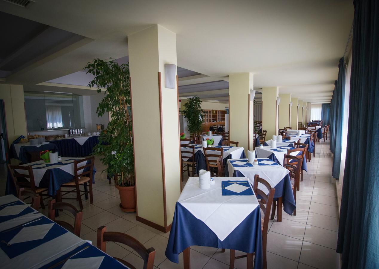 Hotel Gabbiano Porto San Giorgio Eksteriør billede