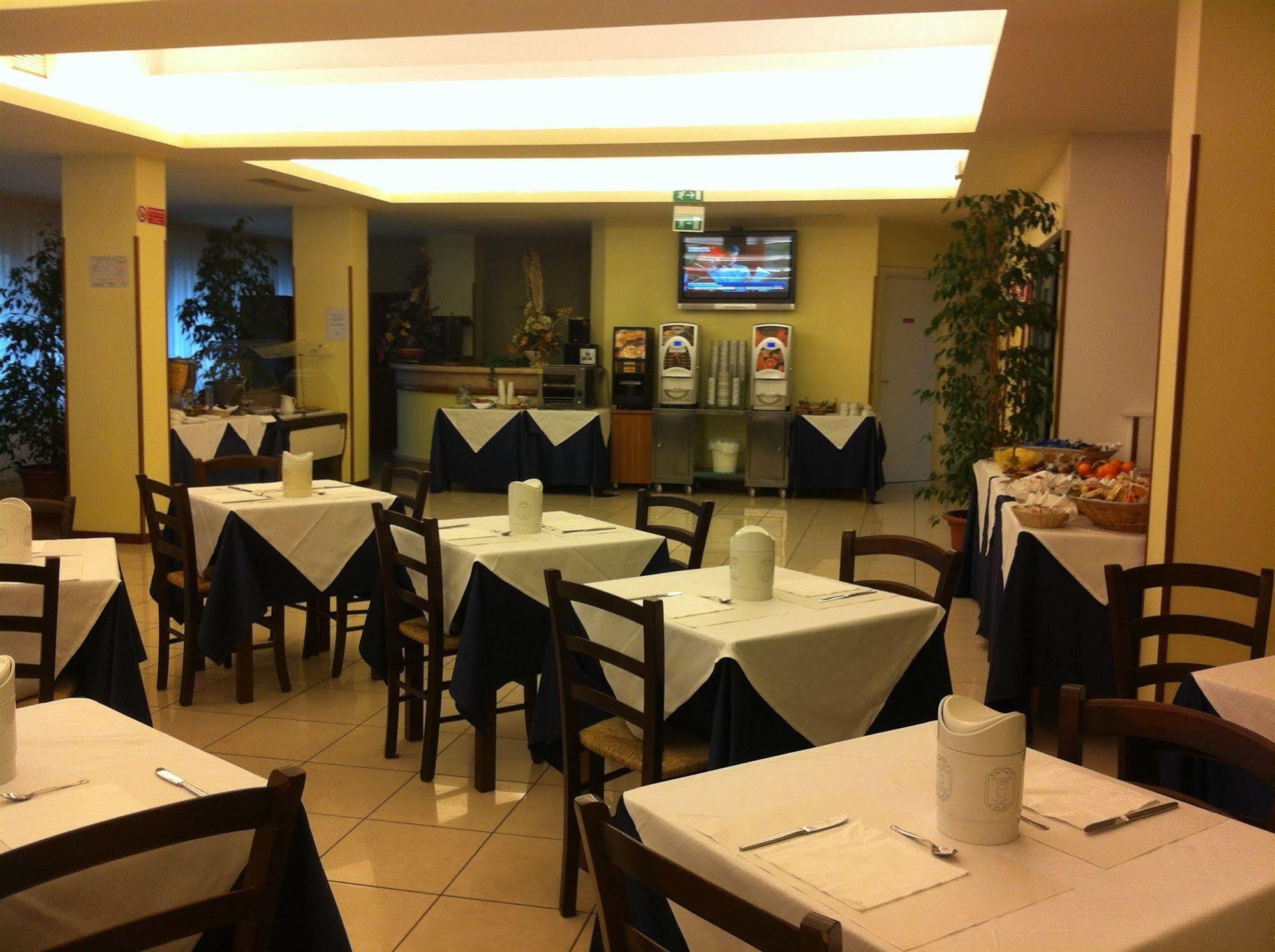 Hotel Gabbiano Porto San Giorgio Eksteriør billede