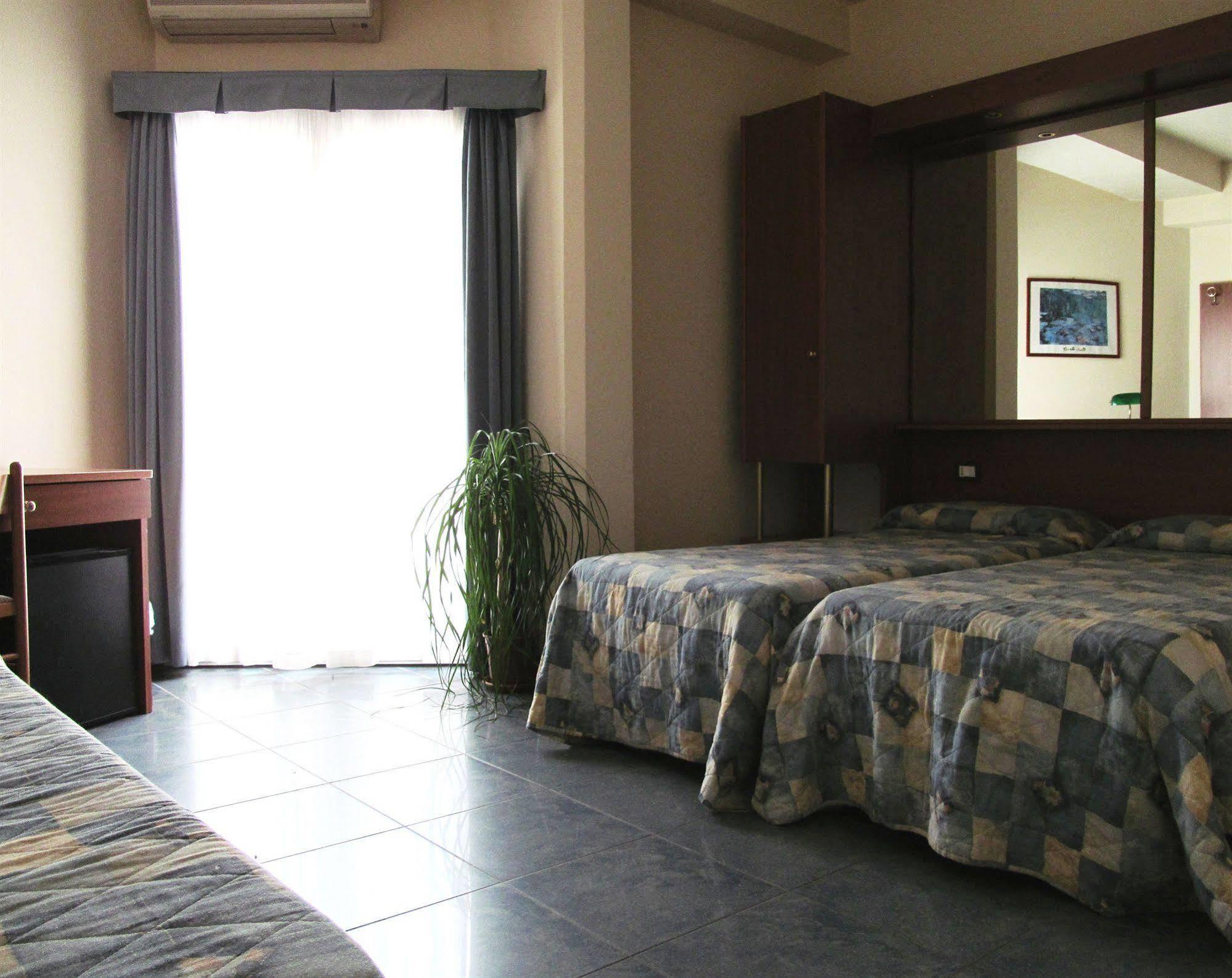 Hotel Gabbiano Porto San Giorgio Eksteriør billede