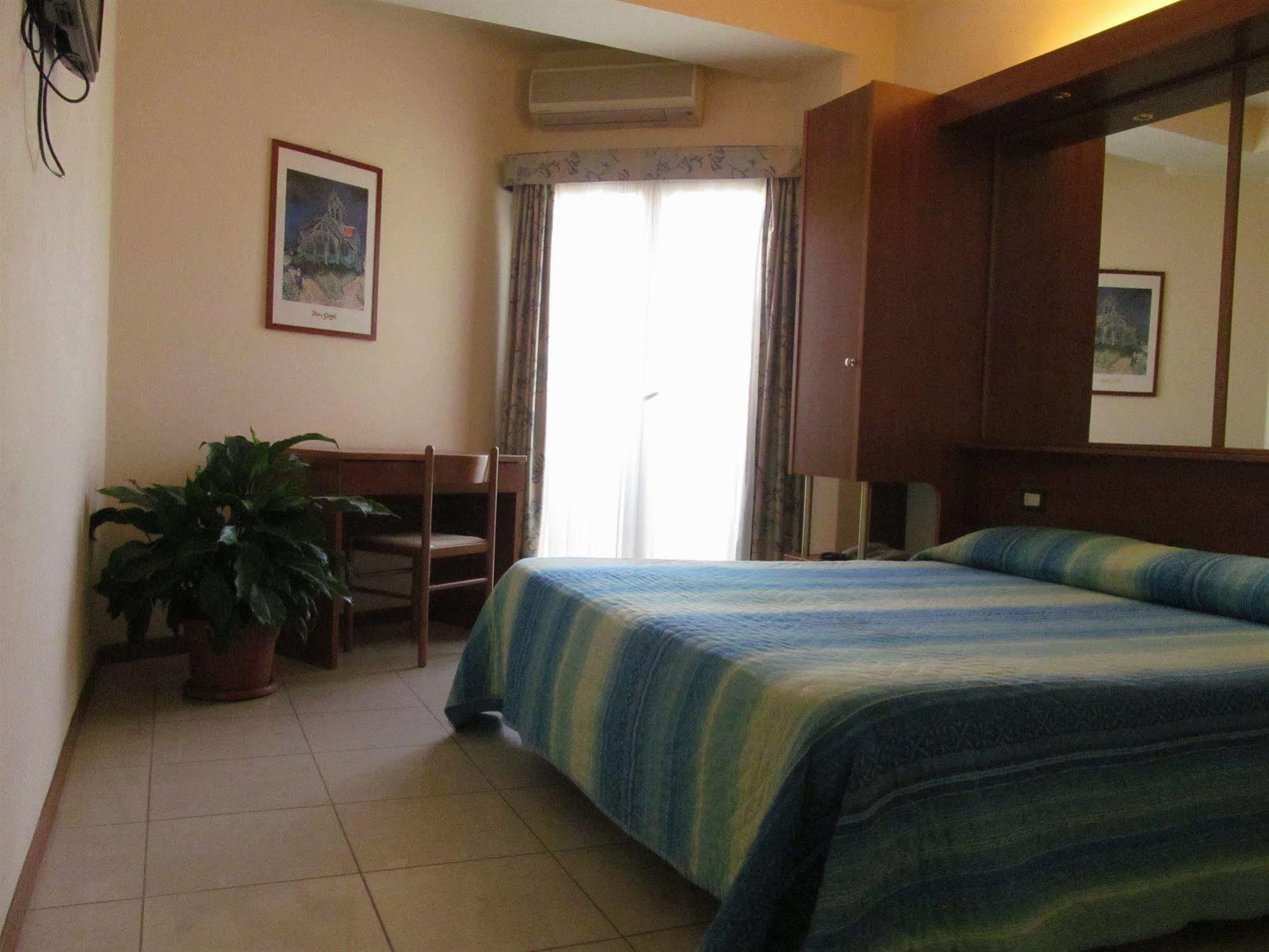 Hotel Gabbiano Porto San Giorgio Eksteriør billede